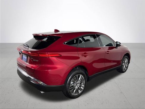 Used 2024 Toyota Venza Limited image 6