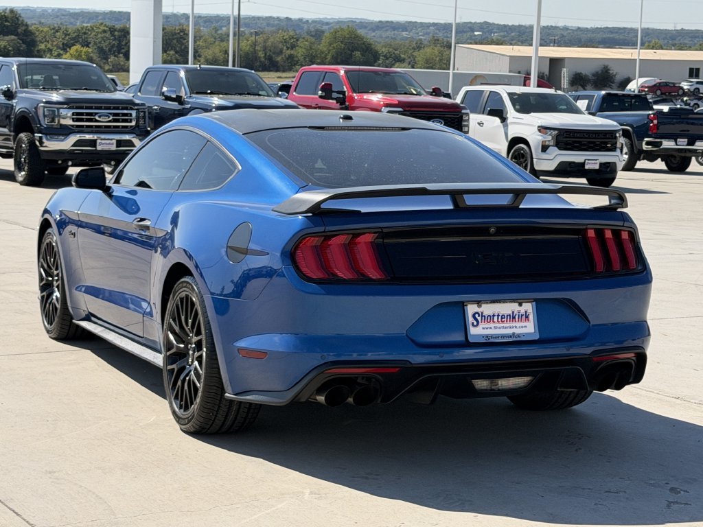 Used 2018 Ford Mustang GT Premium w/ GT Performance Package RWD image 4
