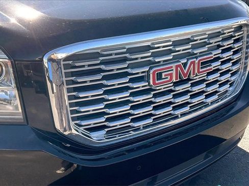Used 2019 GMC Yukon Denali w/ Denali Ultimate Package image 31