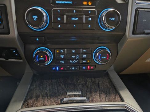 Used 2017 Ford F250 Lariat w/ Chrome Package image 55