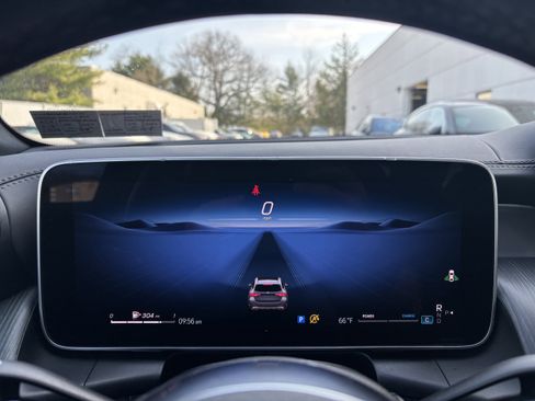 Used 2024 Mercedes-Benz GLC 300 4MATIC image 28