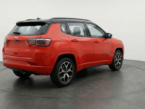 Used 2025 Jeep Compass Limited AWD/4WD image 9