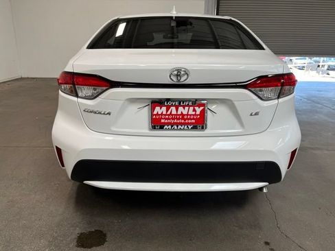 Used 2021 Toyota Corolla LE FWD image 4
