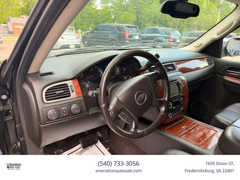 Used 2008 Chevrolet Suburban LTZ w/ LTZ Preferred Equipment Group AWD/4WD image 12