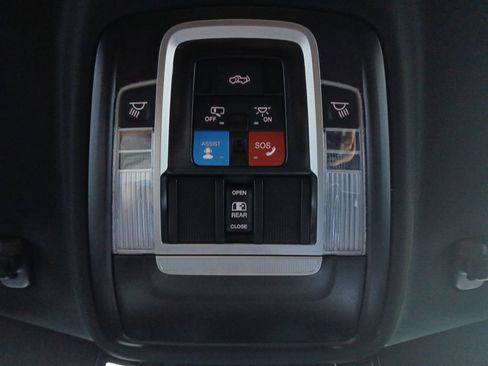 Used 2022 RAM 2500 Laramie AWD/4WD image 7