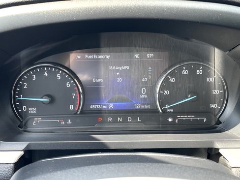 Used 2021 Ford Explorer XLT w/ Equipment Group 202A AWD/4WD image 14