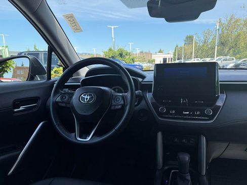 Used 2025 Toyota Corolla Cross XLE w/ Convenience Package AWD/4WD image 27