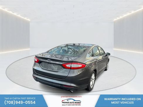 Used 2016 Ford Fusion SE FWD image 4