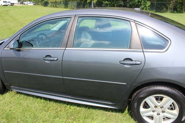Used 2010 Chevrolet Impala LS FWD image 11