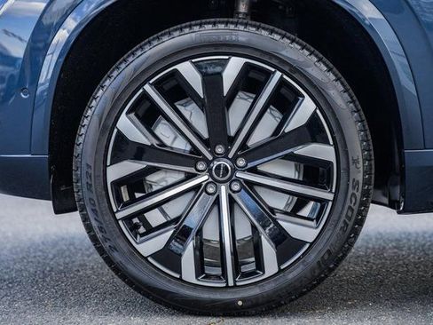 New 2026 Volvo XC90 B6 Ultra image 17