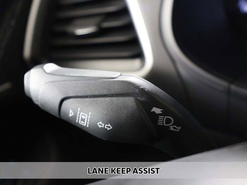 Used 2024 Ford Edge SEL w/ Convenience Package image 3