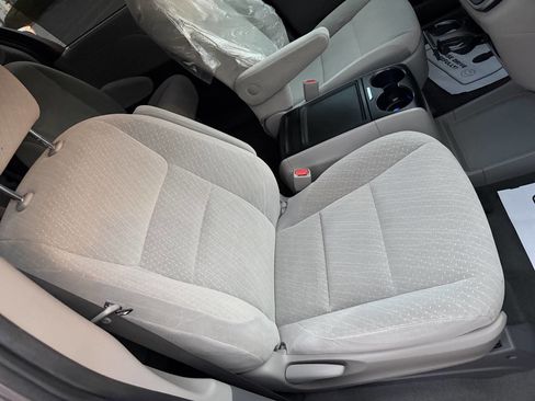 Used 2020 Toyota Sienna LE image 37