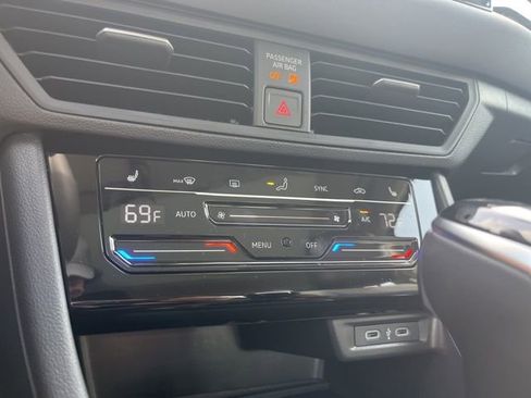 New 2026 Volkswagen Jetta SE FWD image 18