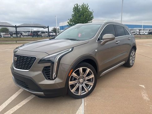 Used 2020 Cadillac XT4 Premium Luxury FWD image 1