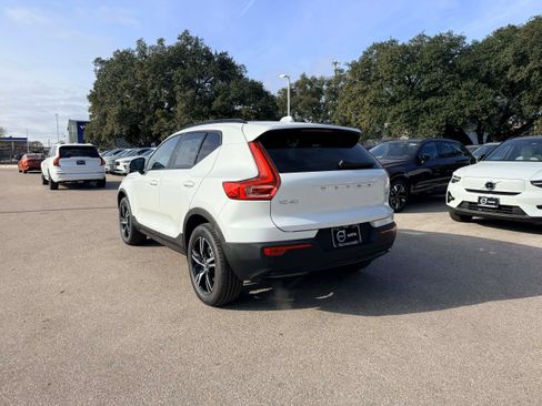 New 2026 Volvo XC40 B5 Core image 4