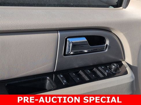 Used 2014 Ford Expedition Limited image 10