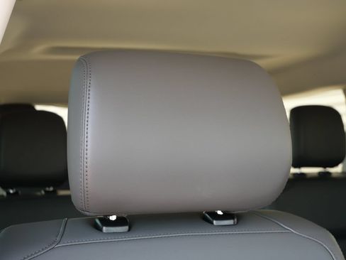 New 2026 Ford Expedition Active AWD/4WD image 19