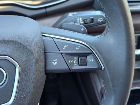 Used 2024 Audi Q5 e Prestige w/ Prestige Package image 19