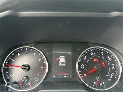 Used 2021 Toyota RAV4 LE image 6