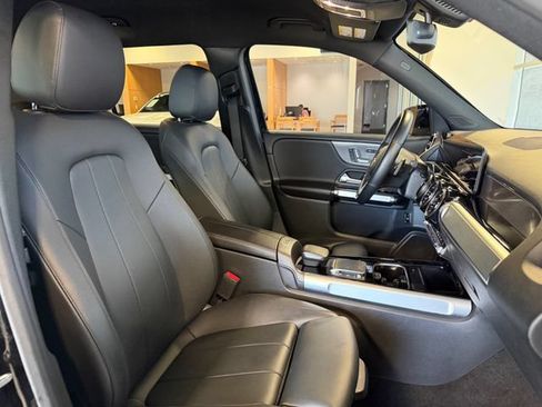 Used 2023 Mercedes-Benz GLB 250 4MATIC image 23