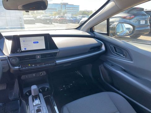 Used 2025 Toyota Prius LE image 34