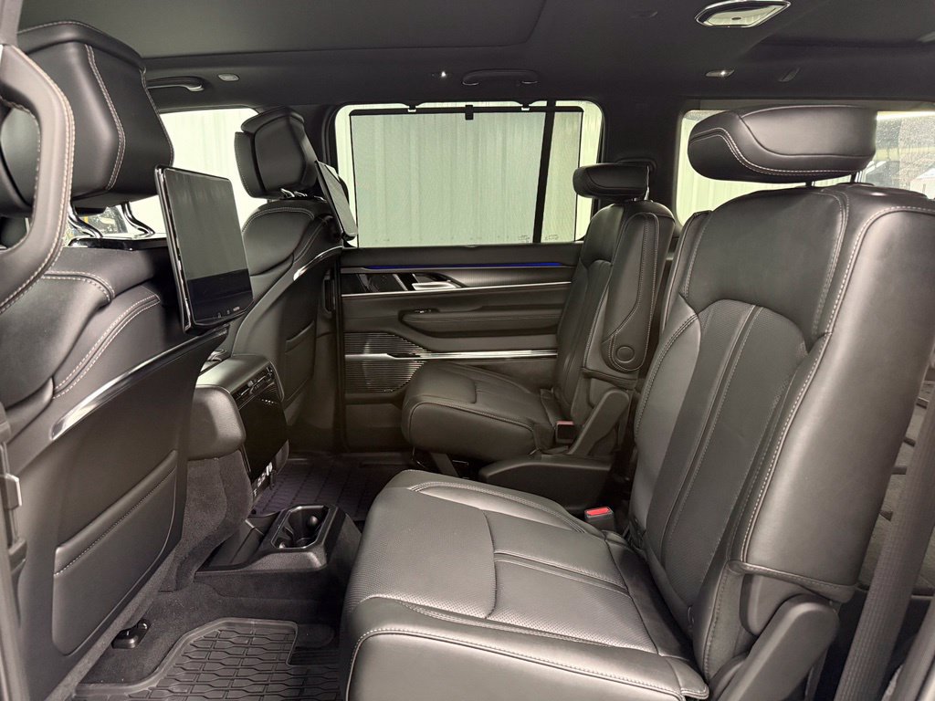 Used 2026 Jeep Grand Wagoneer Summit w/ Rear Seat Video Group I AWD/4WD image 9