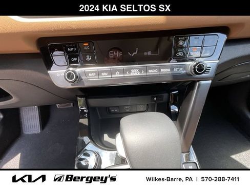 Certified 2024 Kia Seltos SX w/ SX Sunroof Package AWD/4WD image 14