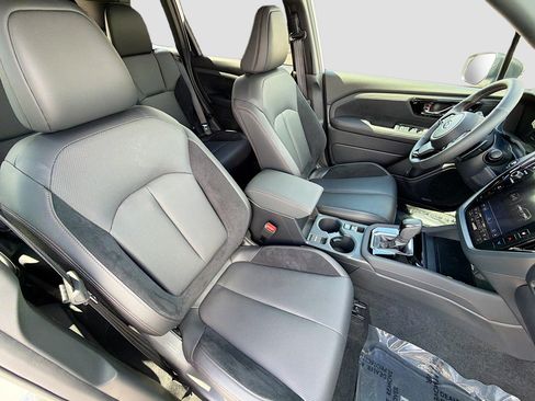 Used 2025 Subaru Forester Touring image 15