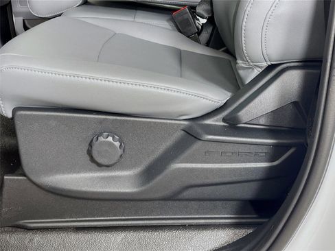 New 2026 Ford F250 XL w/ XL Chrome Package image 19