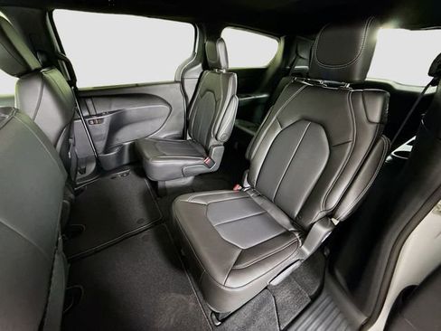 New 2026 Chrysler Voyager LX image 22