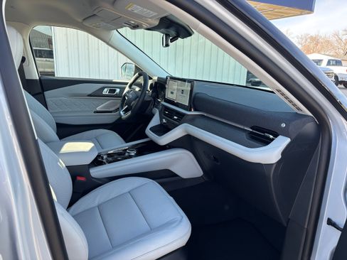 New 2026 Ford Explorer Platinum w/ LUX Leather Package image 14