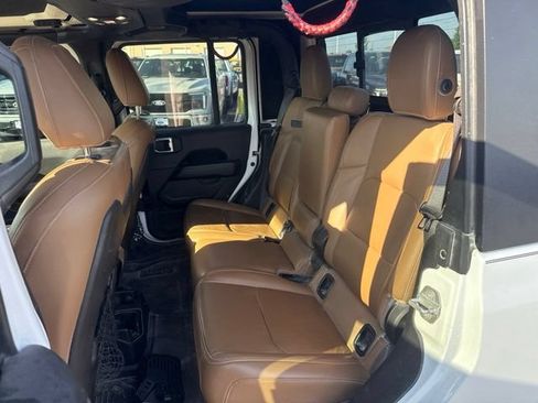 Used 2021 Jeep Gladiator Rubicon AWD/4WD image 22