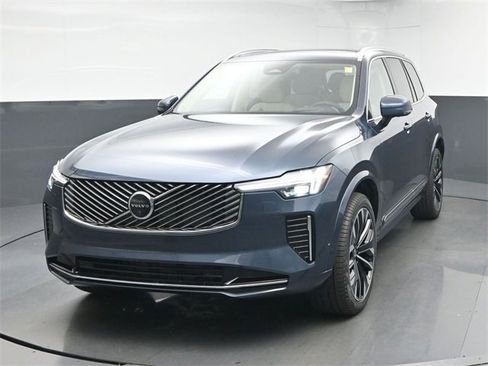 New 2026 Volvo XC90 B6 Ultra image 3