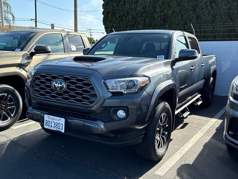 Used 2021 Toyota Tacoma TRD Sport w/ Technology Package RWD image 2