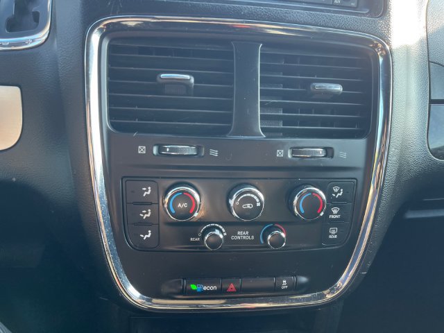 Used 2015 Dodge Grand Caravan SE w/ Quick Order Package 29E SE FWD image 21