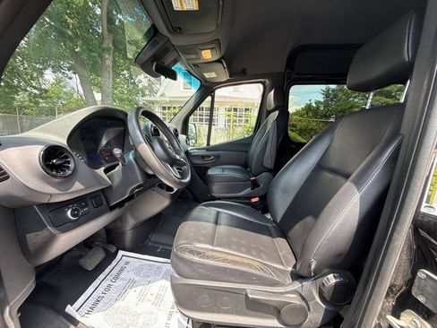 Used 2019 Mercedes-Benz Sprinter 2500 w/ Acoustic Package image 14