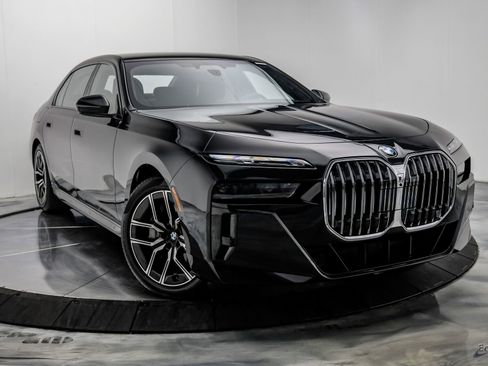 Used 2026 BMW 760i xDrive w/ Executive Package AWD/4WD image 24