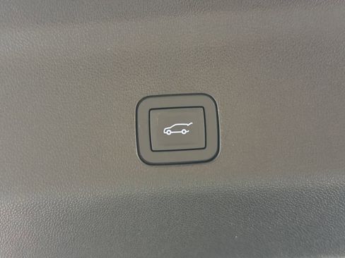 New 2026 GMC Yukon Elevation image 18