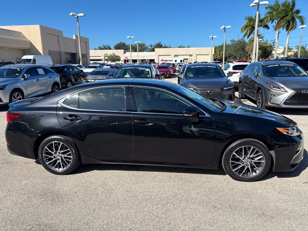 Used 2017 Lexus ES 350 FWD image 4