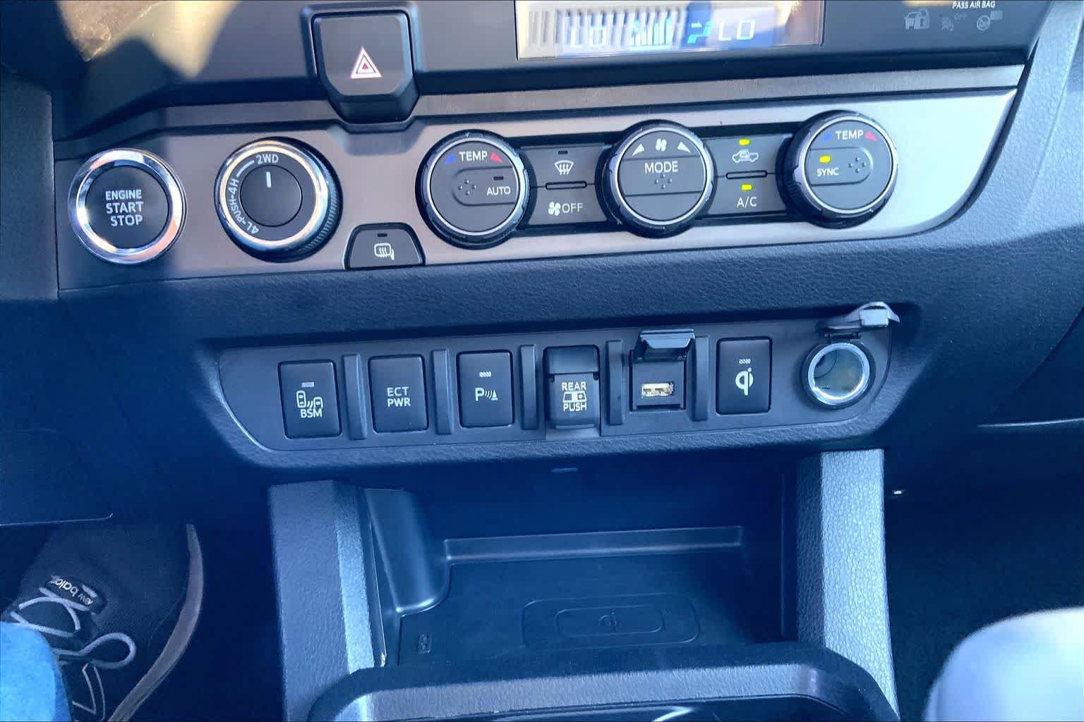 Used 2023 Toyota Tacoma TRD Off-Road w/ Technology Package AWD/4WD image 34