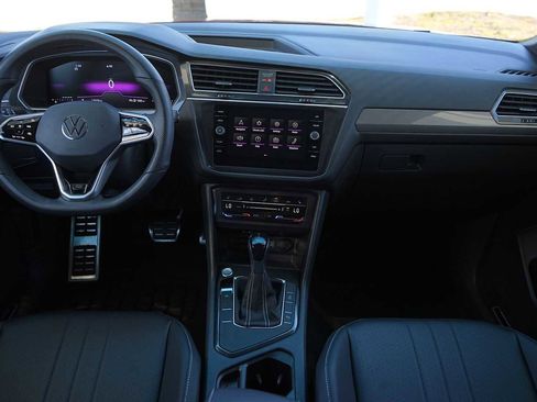 Used 2024 Volkswagen Tiguan SE R-Line FWD image 10