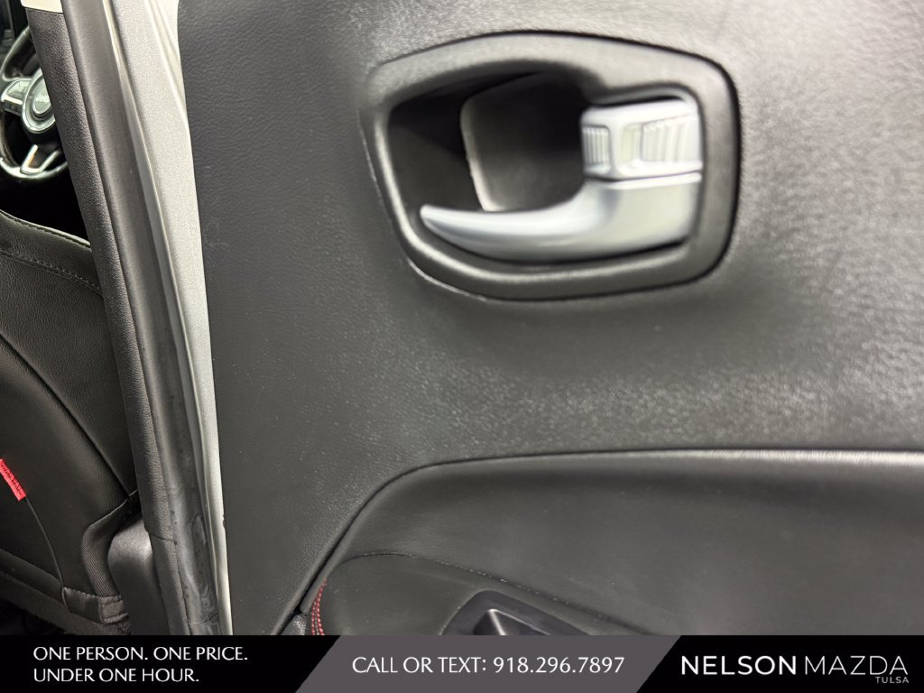 Used 2020 Jeep Compass Trailhawk AWD/4WD image 39