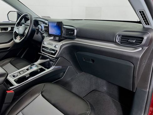 Used 2023 Ford Explorer XLT w/ Equipment Group 202A image 34