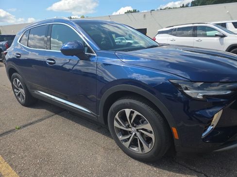 Used 2022 Buick Envision Essence w/ Technology Package I FWD image 4