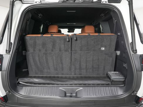 Used 2025 Lexus GX 550 w/ Accessory Package (2T) image 13