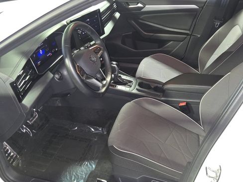 Certified 2025 Volkswagen Jetta Sport FWD image 10