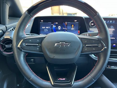 Used 2024 Chevrolet Equinox EV RS FWD image 32