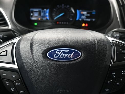 Used 2024 Ford Edge Titanium image 16