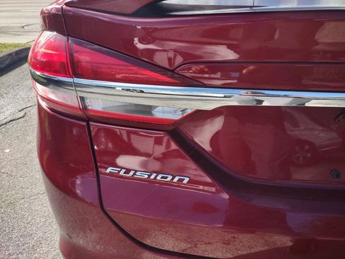 Used 2018 Ford Fusion SE w/ Equipment Group 201A image 23