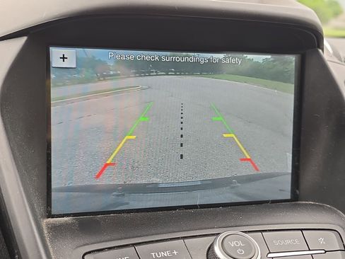 Used 2019 Ford Escape SE image 17